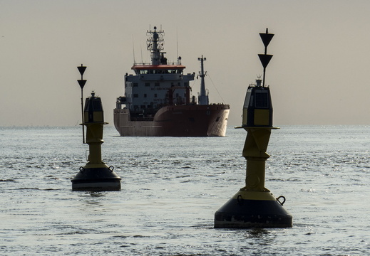 Tonnen im Gegenlicht-Nordsee228a