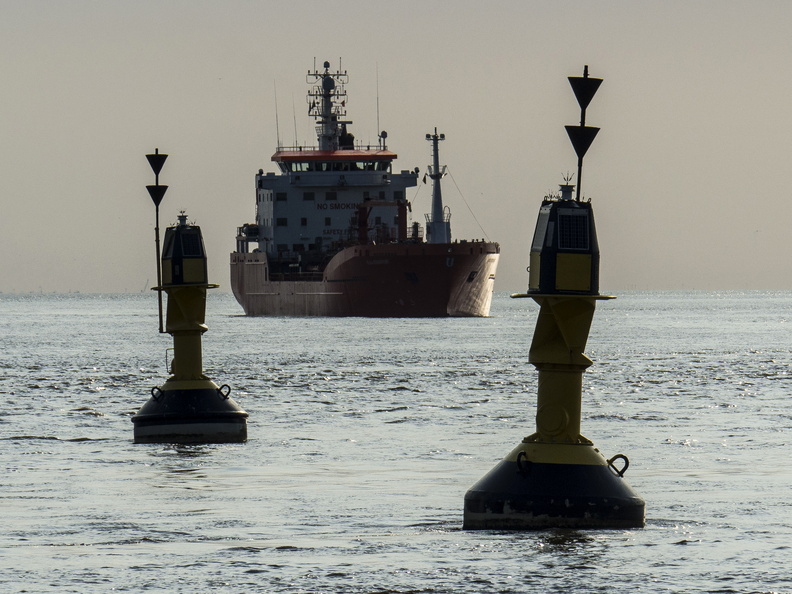 Tonnen im Gegenlicht-Nordsee228a