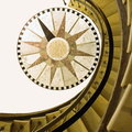 Kompass und Treppe im BSH in Hamburg